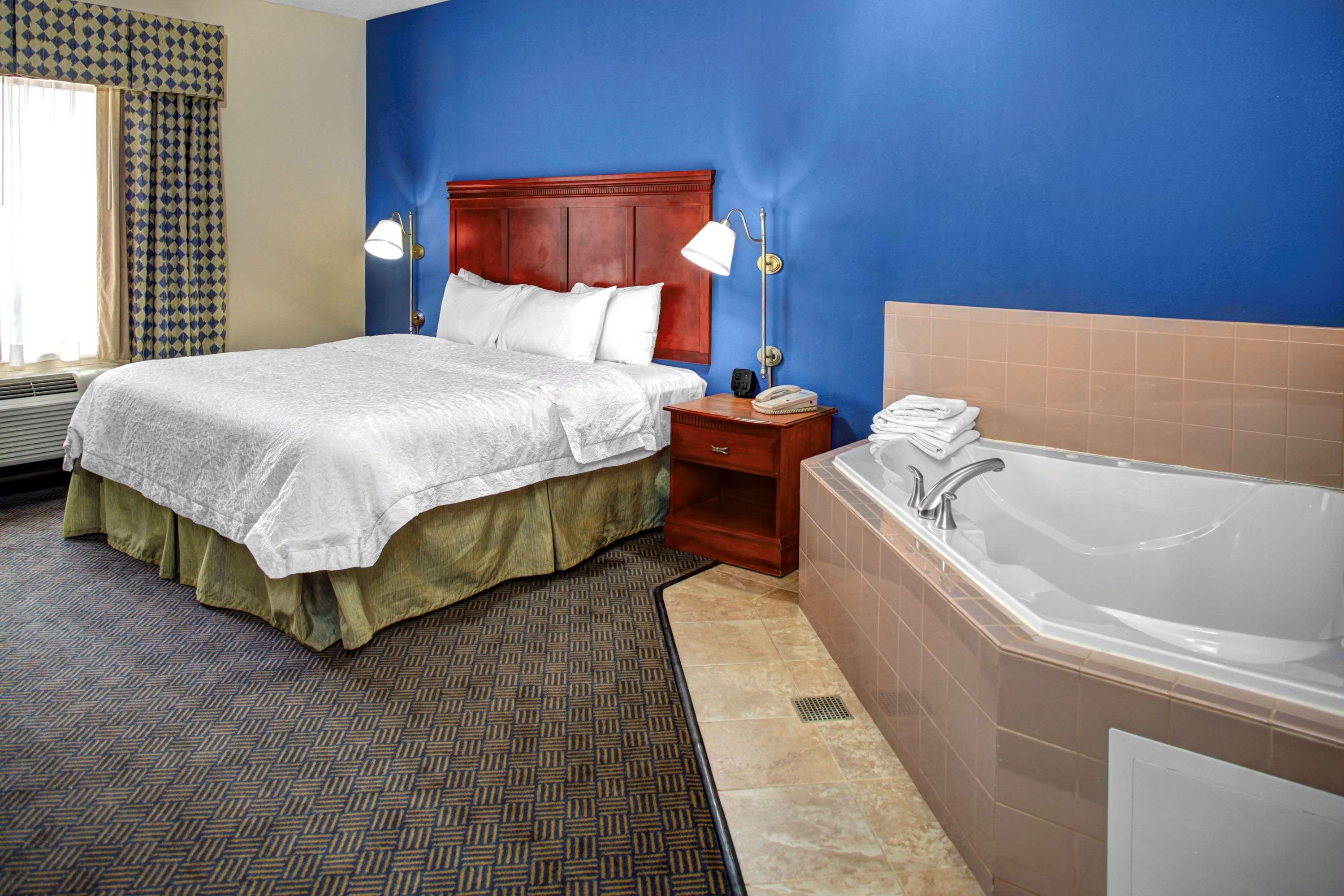 Hampton Inn Coldwater Buitenkant foto